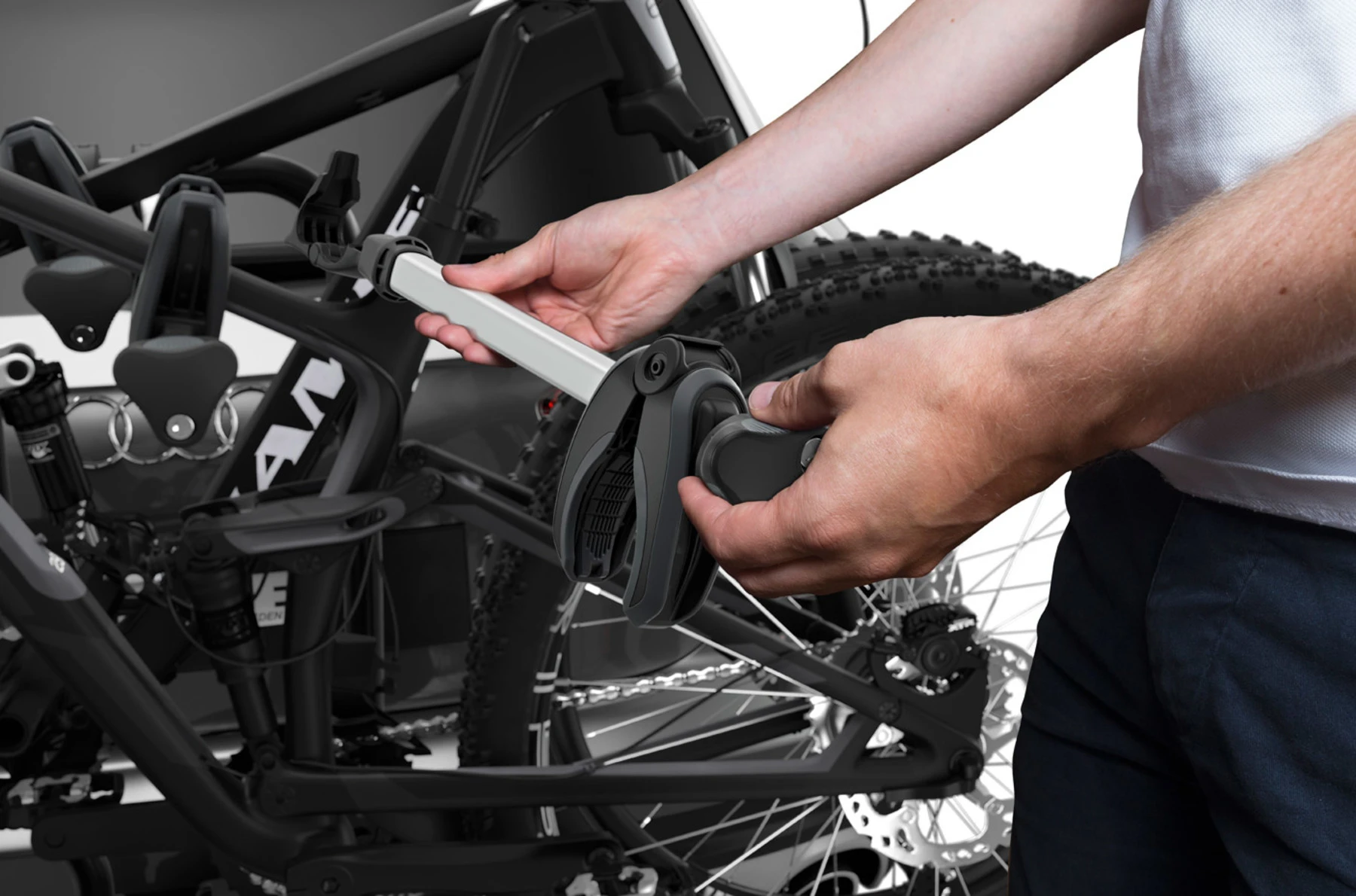 Thule EasyFold XT3 Fietsendrager 6 Thule EasyFold XT3 Fietsendrager - Afbeelding 4