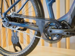 Merida ESpresso 700 Dames 47cm Showmodel 11 Merida ESpresso 700 Dames 47cm Showmodel -Cube Shop merida espresso 700 2020 detailfoto motor ketting