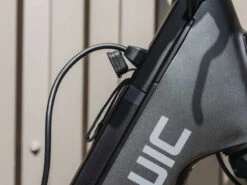 QWIC Mira Tour Lage Instap -Cube Shop qwic premium mira tour accu opladen 4240