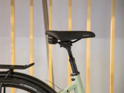 Victoria ETrekking 12.9 46cm Dames Showmodel 12 Victoria ETrekking 12.9 46cm Dames Showmodel -Cube Shop victoria etrekking 12.9 dames detailfoto zadel